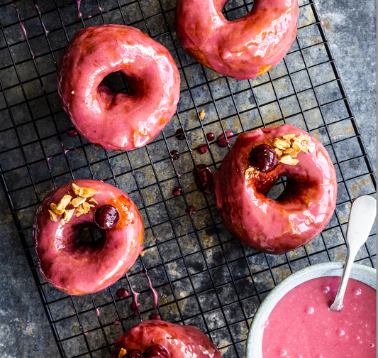 Doughnuts med kirsebærglasur